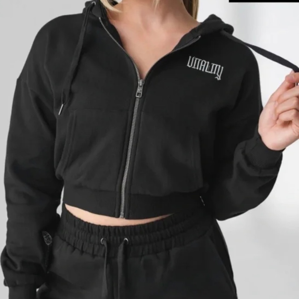 Balance Athletica - Vitality Mantra Zip